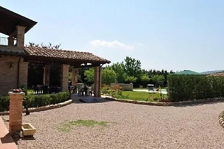 Sleeps 4 Pool Wifi Apartmán *