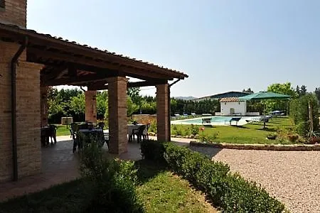 Sleeps 4 Pool Wifi Apartmán *